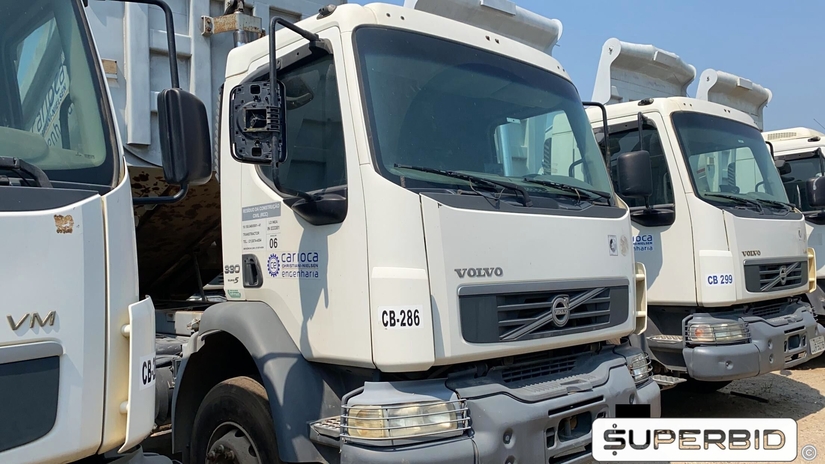 CAMINHÃO BASCULANTE  VOLVO VM 330 6X4R, 2012/2012, Placa FINAL 7 (RJ),  (Ref.: IBQ)