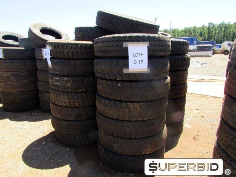 30 SUCATAS DE PNEUS 1000R20 SEM RECAPE (Ref.: D-19)
