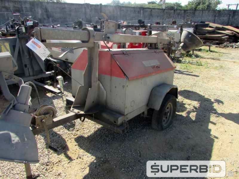 02 TORRES DE ILUMINAÇÃO Á DIESEL TEREX RL4000, POT.: 4-6 KW. (Ref.: JEQ)