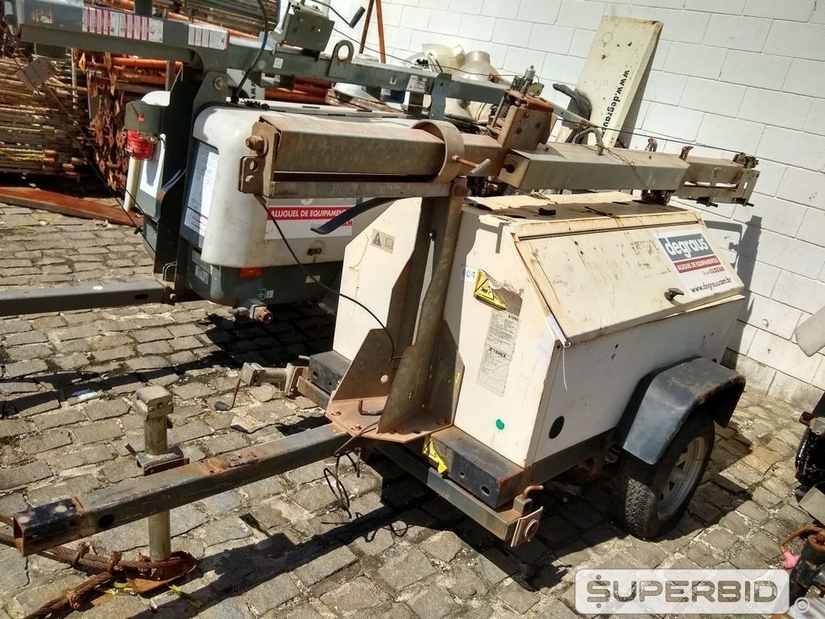 TORRE DE ILUMINAÇÃO REBOCÁVEL TEREX RL4000. (Ref.: SM)