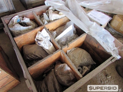 PORCAS, PARAFUSOS, ARRUELAS, CONECTORES, ANÉIS E OUTROS (APROX.: 5.278 PÇS).  (Ref.: WMFD_UM02)