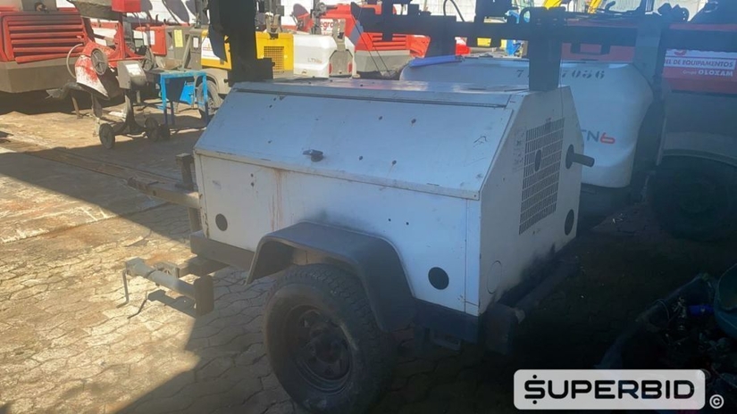 TORRE DE ILUMINACAO RL-4000 A DIESEL TEREX (Ref.: IM)