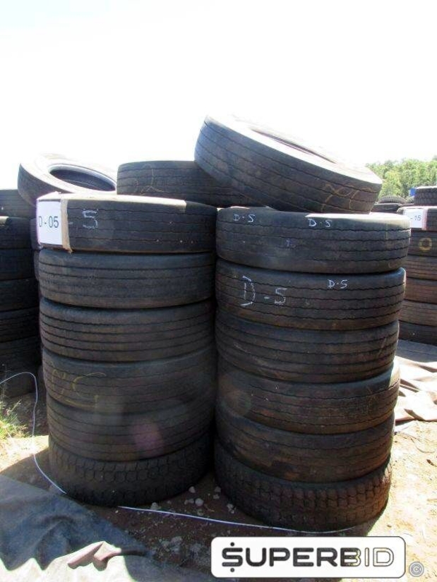 20 SUCATAS DE PNEUS 295/80 PARA REAPROVEITAMENTO (Ref.: D-05)