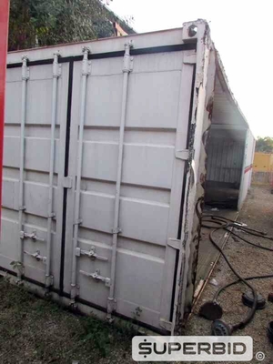 02 CONTAINERS EM AÇO, UTILIZADOS COMO STAND DE LOJA DE CONSTRUÇÃO. (Ref.: JEF)