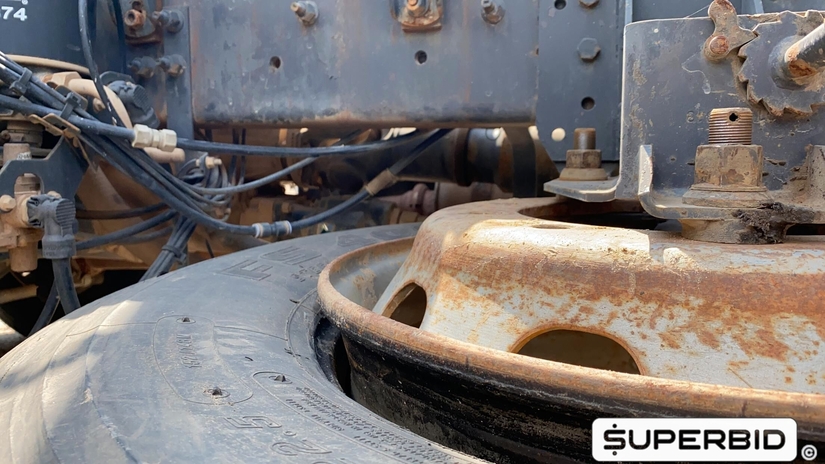 CAMINHÃO BASCULANTE  VOLVO VM 330 6X4R, 2013/2013, Placa FINAL 4 (RJ),  (Ref.: IBO)