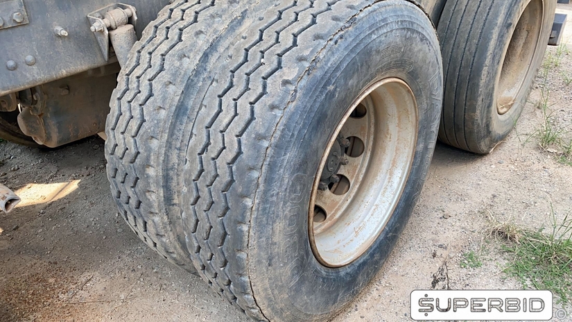 CAMINHÃO BASCULANTE VOLVO VM 330 6X4R, 2013/2013, Placa FINAL 6 (RJ), (Ref.: IBR)