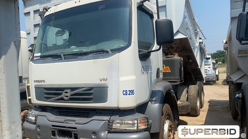 CAMINHÃO BASCULANTE VOLVO VM 330 6X4R, 2013/2013, Placa FINAL 4 (RJ), (Ref.: ICA)