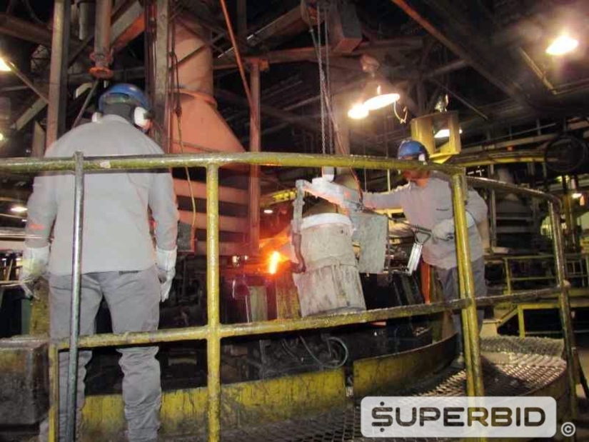 CARROSSEL PARA FUNDIÇÃO FABRICAÇÃO PRÓPRIA PARA MOLDAGEM DE PEÇAS EM FERRO GUSA E AÇO COM QUEIMADOR E EXAUSTORES (Ref.: Carrossel 2)