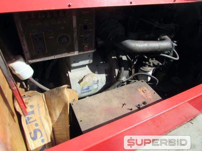 TORRE DE ILUMINAÇÃO Á DIESEL TEREX RL4000, ANO: 2008, SÉRIE: RL409-774 E SUCATA DE TORRE DE ILUMINAÇÃO TEREX RL4000, (02 PÇ.) (Ref.: JEL)