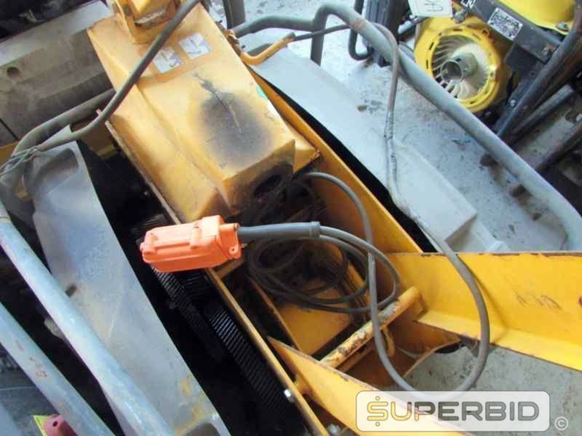 02 MINI GRUA MENEGOTTI ELLEVA 500, CAP.: 500 KG. (Ref.: JDC)