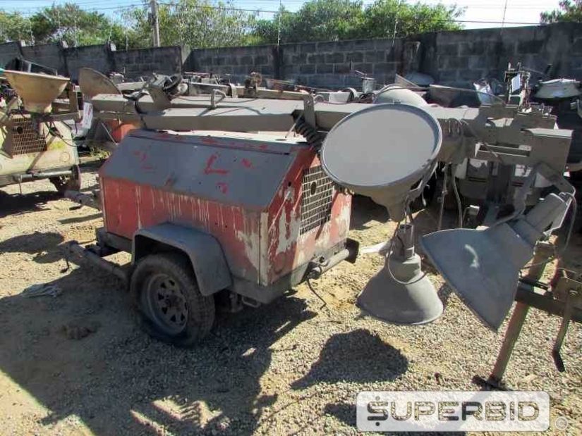 TORRE DE ILUMINACAO TEREX RL4000 E TORRE DE ILUMINACAO Á DIESEL ATLAS COPCO QLTM20, ANO: 2013, SÉRIE: BRP092109, (02 PÇ.) (Ref.: JER)