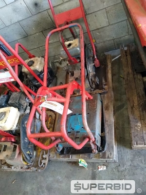 03 PLACAS VIBRATÓRIAS WACKER NEUSON VP 1550 80 KG E 01 PLACA VIBRATÓRIA WEBER CG2 80 KG. (Ref.: SC)