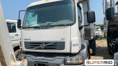 CAMINHÃO BASCULANTE  VOLVO VM 330 6X4R, 2013/2013, Placa FINAL 4 (RJ),  (Ref.: ICF)