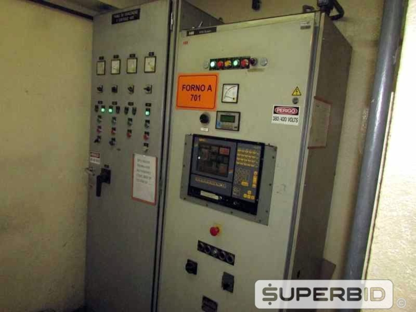 FORNO A FUSÃO ABB CADINHO, ANO 1996, CAP. 5,8 TON (Ref.: 701-12274)