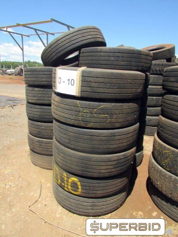 20 SUCATAS DE PNEUS 275/80 PARA REAPROVEITAMENTO (Ref.: D-10)