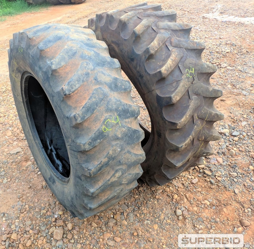 02 PNEUS MEDIDA 14.9-28