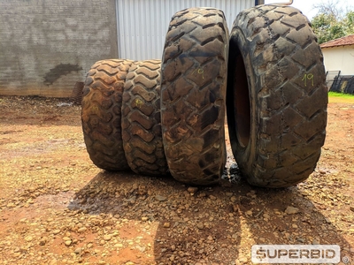 2 PNEUS 600.65-38 E 02 PNEUS 480.65-25