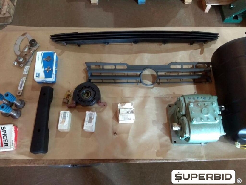 APROXIMADAMENTE 469 MATERIAIS DIVERSOS PARA VEÍCULOS