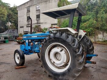 TRATOR AGRICOLA FORD 5610 (EMPLACADO), ANO: 1992, SÉRIE: V238685 (Ref: RBI)