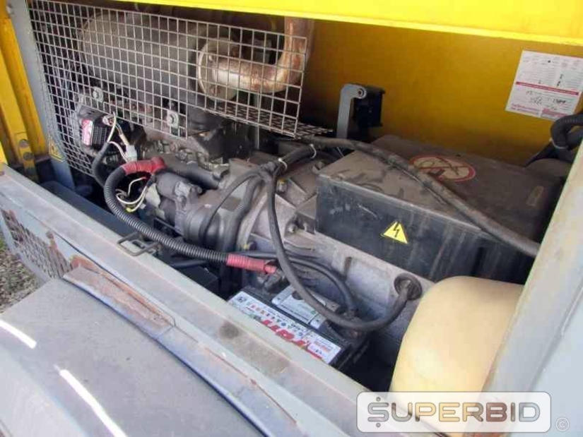 TORRE DE ILUMINACAO TEREX RL4000 E TORRE DE ILUMINACAO Á DIESEL ATLAS COPCO QLTM20, ANO: 2013, SÉRIE: BRP092109, (02 PÇ.) (Ref.: JER)