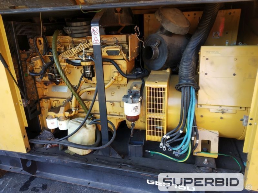 GRUPO GERADOR Á DIESEL OLYMPIAN CATERPILLAR GEP 150, POT: 150/165 KVA CARENADO (Ref.: RBD)