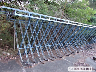 ARQUIBANCADA E BICICLETÁRIOS (Ref.: WMGH_UM02)