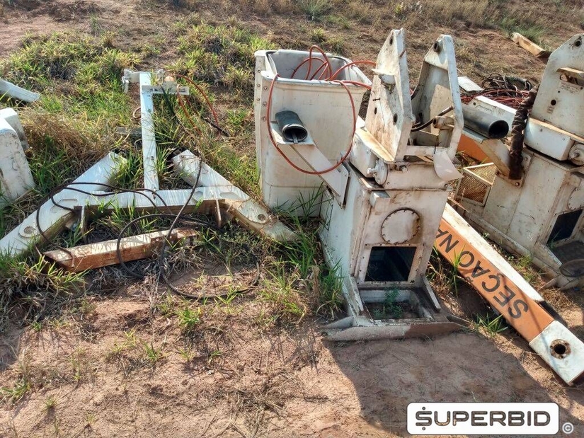 SUCATA DE IMPLEMENTOS: CARROCERIAS DIGGER, GUINDAUTO, ESCADAS, CESTOS AÉREOS E OUTROS