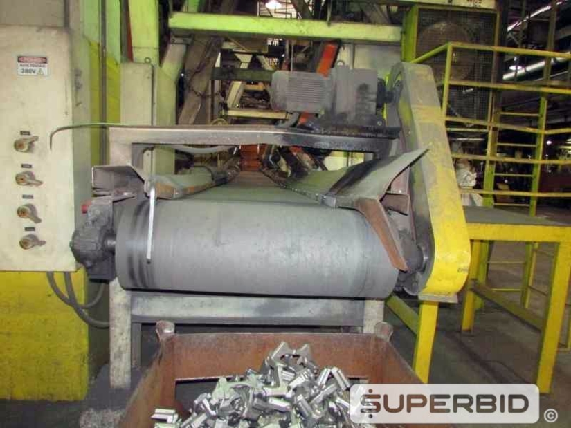 LINHA DE PRODUÇÃO JATEAMENTO COM 3 JATOS GRANALHA, ESTEIRA E CARRO CARREGADOR (Ref.: Linha Produção)