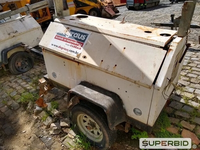 TORRE DE ILUMINAÇÃO REBOCÁVEL TEREX RL4000. (Ref.: SL)