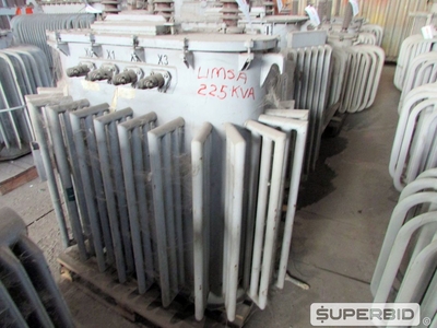 TRANSFORMADOR TRIFÁSICO Á ÓLEO ELME POT. 225 KVA, ANO: 1973, SÉRIE: 73322. (Ref.: WMAW_UM02)