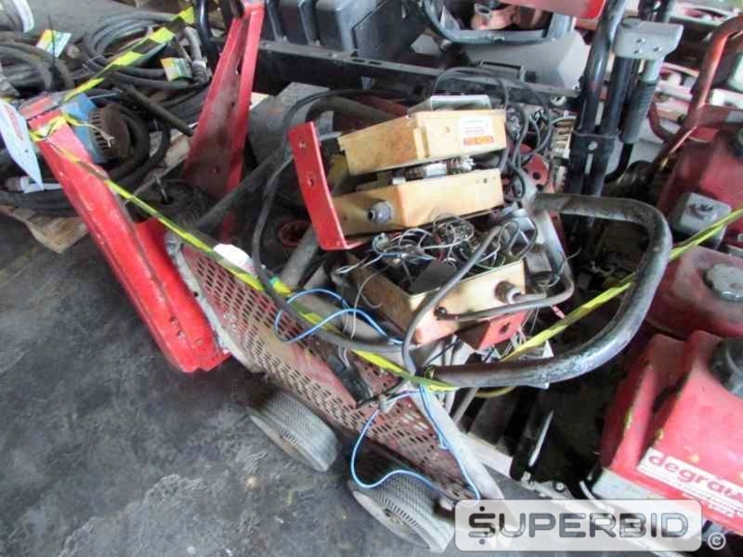 SUCATAS DE: GUINCHO DE COLUNA, LAVADORAS ALTA PRESSÃO, PLACAS VIBRATÓRIA E GERADOR 14 KVA, (06 PÇ.) (Ref.: JCL)