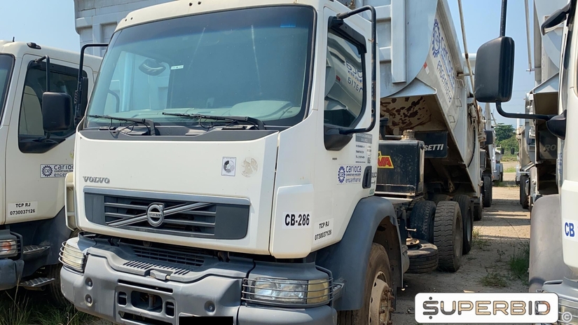 CAMINHÃO BASCULANTE  VOLVO VM 330 6X4R, 2012/2012, Placa FINAL 7 (RJ),  (Ref.: IBQ)