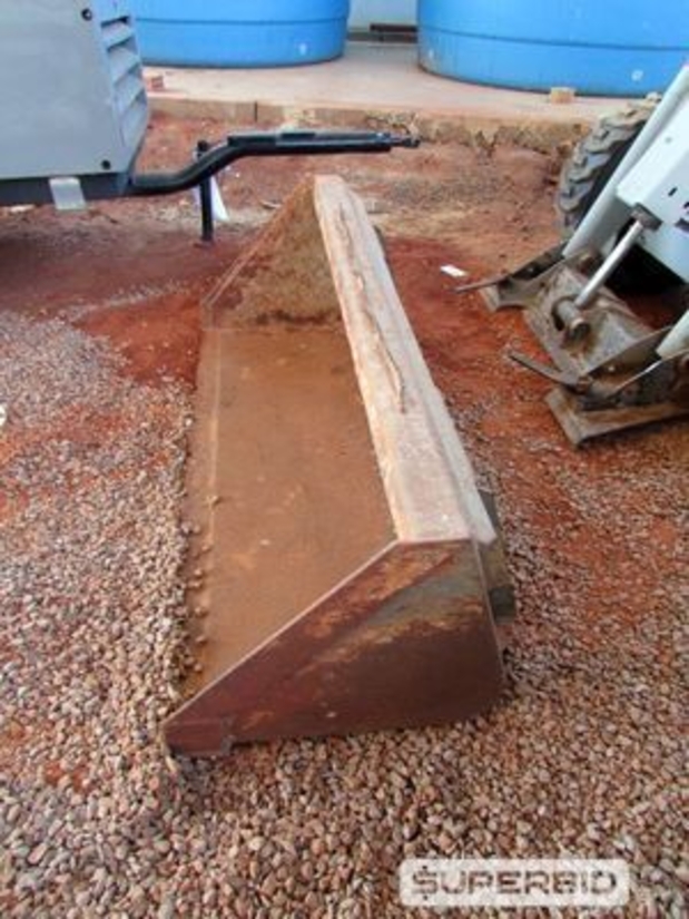 MINI CARREGADEIRA, CONCHA P/ MINI CARREGADEIRA E BOMBA CENTRÍFUGA (03 PÇS) (Ref.: FER)