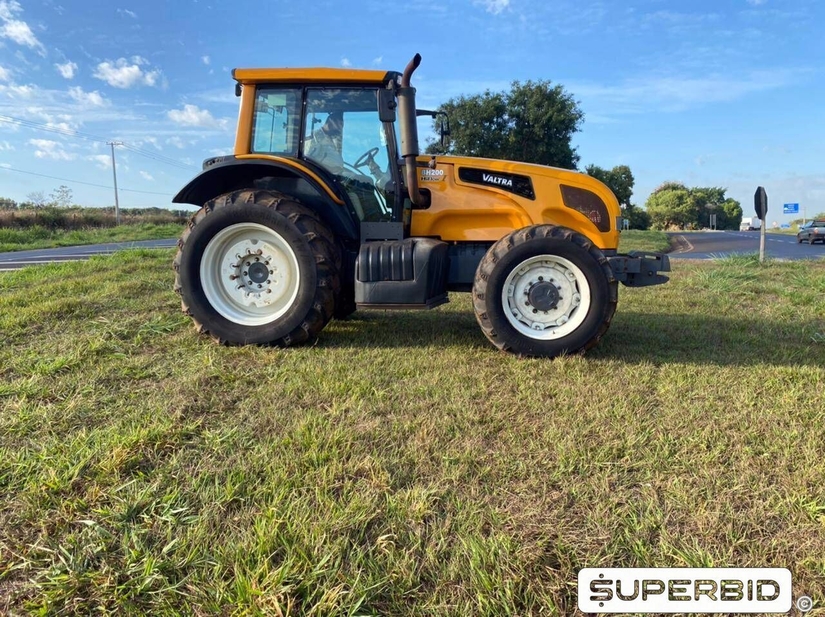 TRATOR AGRÍCOLA VALTRA BH200, ANO: 2013, SÉRIE: V200371567 (Ref: 1)