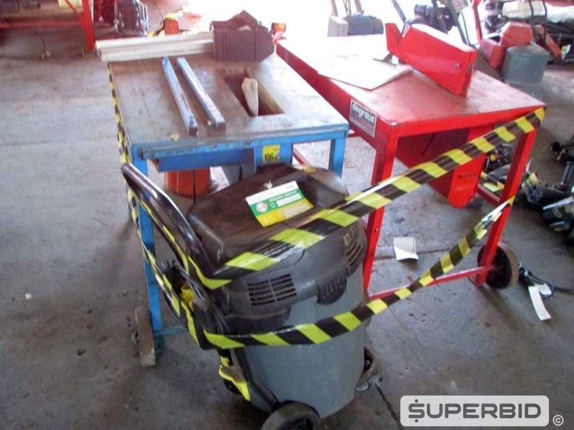 01 GUINCHO DE COLUNA ELÉTRICO, MOD.: 200KG, 01 ASPIRADOR DE PÓ, 02 SERRAS DE BANCADA P/ MADEIRA (Ref.: PBR)