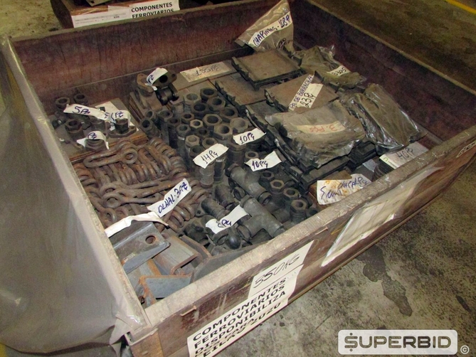 PEÇAS DE APLICAÇÃO EM VAGÕES FERROVIÁRIOS: PÁS DE BORRACHA, OLHAIS E CHAPAS (APROX. 477 PÇS). (Ref.: V198_UM02)