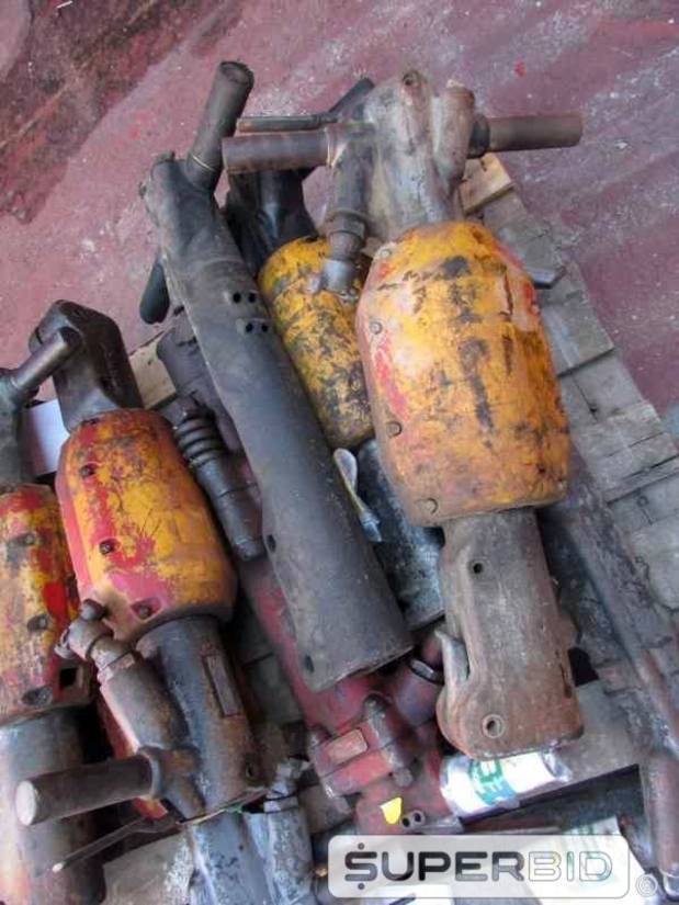 ROMPEDORES PNEUMÁTICOS ATLAS TEX P60S, CAP.: 30 KG E ROMPEDOR PNEUMÁTICO WOLF MW 40 KG, (11 PÇ.). (Ref.: JAB)