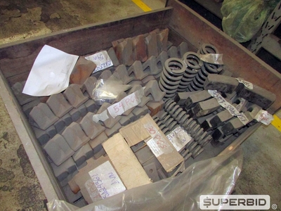 PEÇAS DE APLICAÇÃO EM VAGÕES FERROVIÁRIOS: CUNHAS, MOLAS, CHAPAS, ADAPTADORES E SAPATAS DE FREIO (APROX. 106 PÇS). (Ref.: V197_UM02)