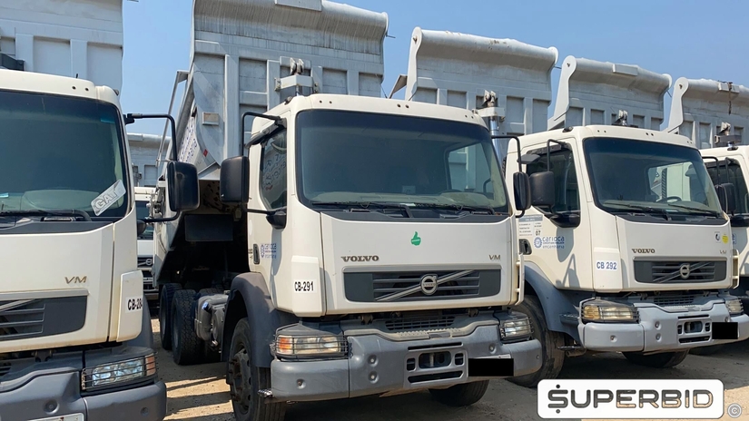 CAMINHÃO BASCULANTE  VOLVO VM 330 6X4R, 2013/2013, Placa FINAL 7 (RJ),  (Ref.: IBK)