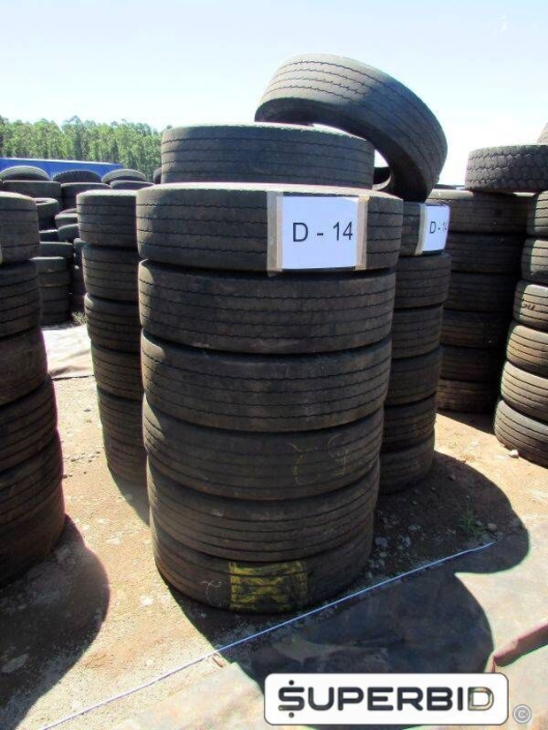 20 SUCATAS DE PNEUS 275/80 PARA REAPROVEITAMENTO (Ref.: D-14)