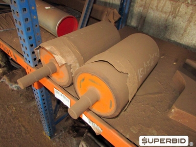 ROLETES, RASPADORES E TAMBOR CORREIA (APROX.: 120 PÇS). (Ref.: BF)