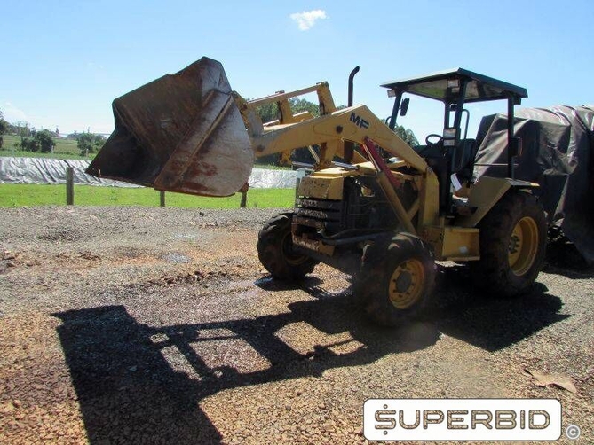 PÁ CARREGADEIRA MASSEY FERGUSSON MF 4X4, ANO: 2009, SÉRIE: 964P274259 (Ref: JA/1898)