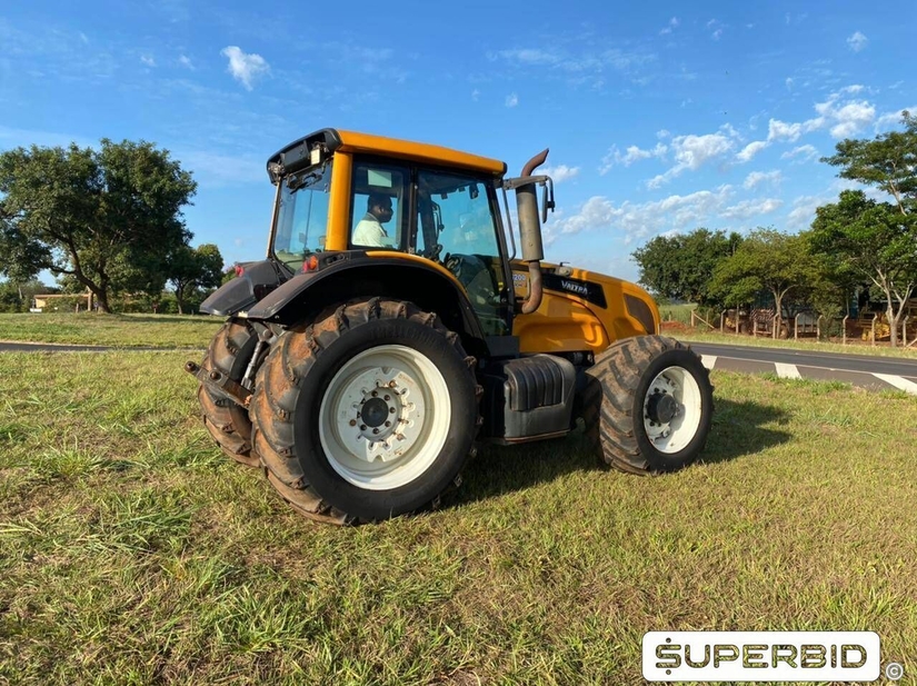 TRATOR AGRÍCOLA VALTRA BH200, ANO: 2013, SÉRIE: V200371567 (Ref: 1)