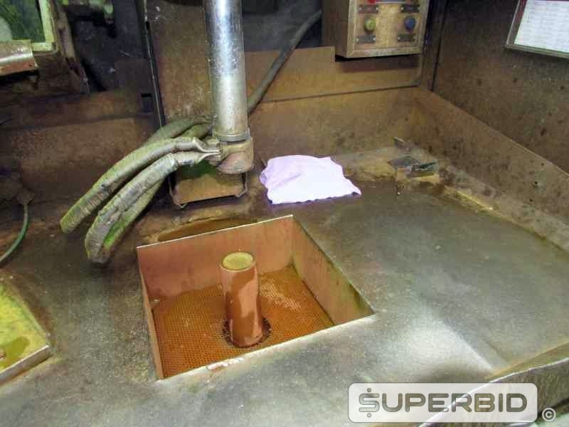 MÁQUINA DETECTORA DE TRINCA SERVEND VA2/20K, ANO 2003, CAP. 7 SEG/CICLO (Ref.: 740-12241)