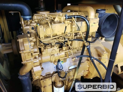 GRUPO GERADOR Á DIESEL OLYMPIAN CATERPILLAR GEP 88-1, ANO:2010, SÉRIE: OLY00000TB4S02217, POT: 80/100 KVA CARENADO (Ref.: RBE)