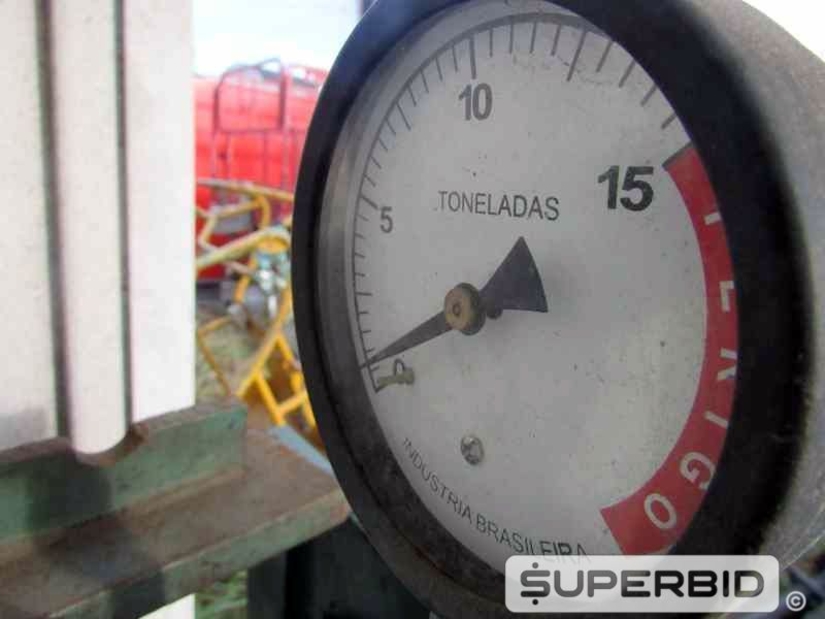 SUCATAS DE: PALETEIRA PALETRANS, GUINCHO GIRAFA TIL MARCONI, GERADOR OLYMPIAN, PRENSA PNEUMÁTICA E PLATAFORMA, (07 PÇ.) (Ref.: JDX)