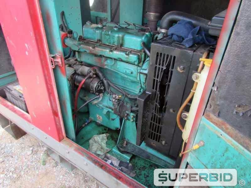 GRUPO GERADOR Á DIESEL CUMMINS 40 KVA. (Ref.: JDT)