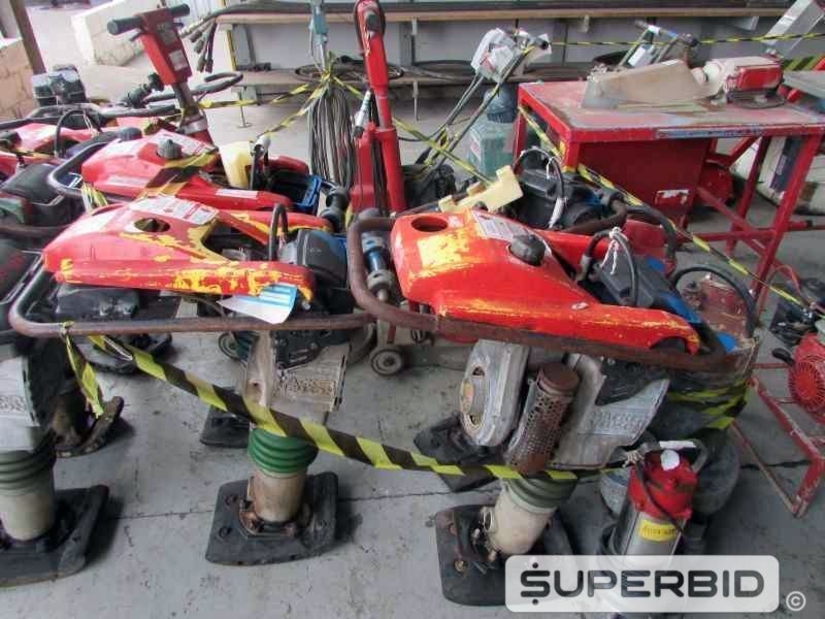 BOMBA SUBMERSIVEL, ENCERADEIRA DE ASSOALHO E COMPACTADORES WACKER NEUSON, (11 PÇ.) (Ref.: JCS)