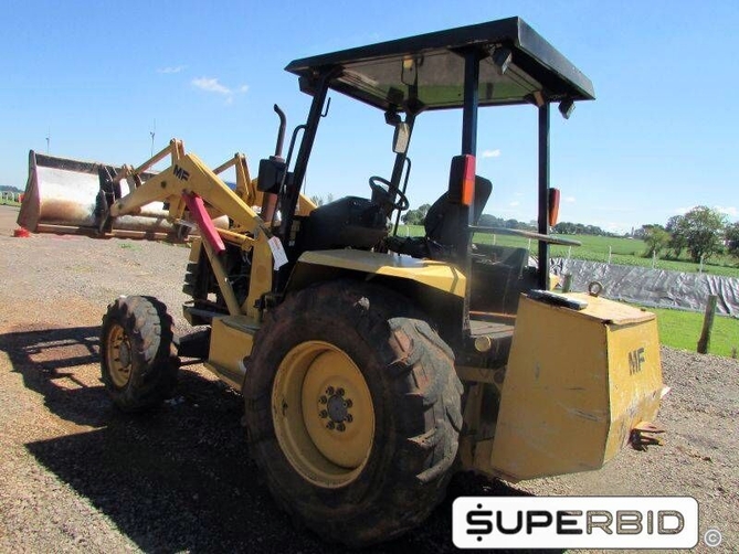 PÁ CARREGADEIRA MASSEY FERGUSSON MF 4X4, ANO: 2009, SÉRIE: 964P274259 (Ref: JA/1898)