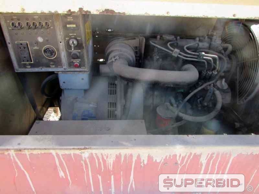 TORRE DE ILUMINACAO TEREX RL4000 E TORRE DE ILUMINACAO Á DIESEL ATLAS COPCO QLTM20, ANO: 2013, SÉRIE: BRP092109, (02 PÇ.) (Ref.: JER)